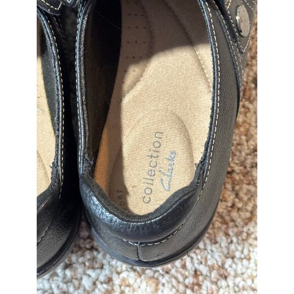 CLARKS Collection, black leather loafers, size 7 Wide - Picture 5 of 10